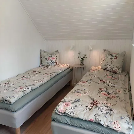 Modern Oasis Surrounded By Nature بيت للعطل