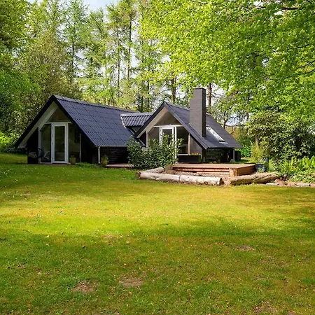 Modern Oasis Surrounded By Nature * Ry